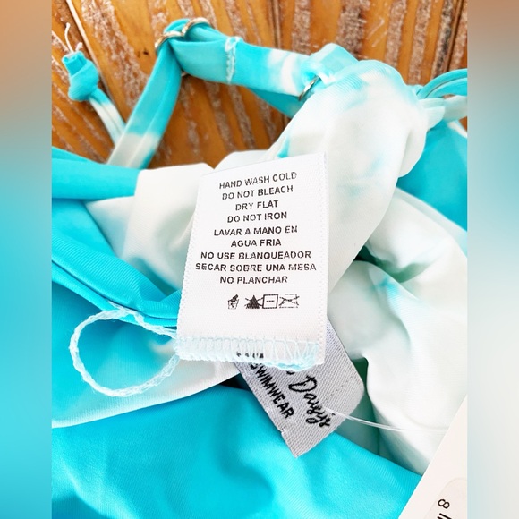 NWT S Dippin’ Daisy’s Tie-Dye Side Tie One Piece - Picture 7 of 13